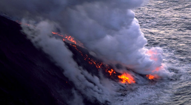 4295382_1915_tsunami_mediterraneo_stromboli.jpg