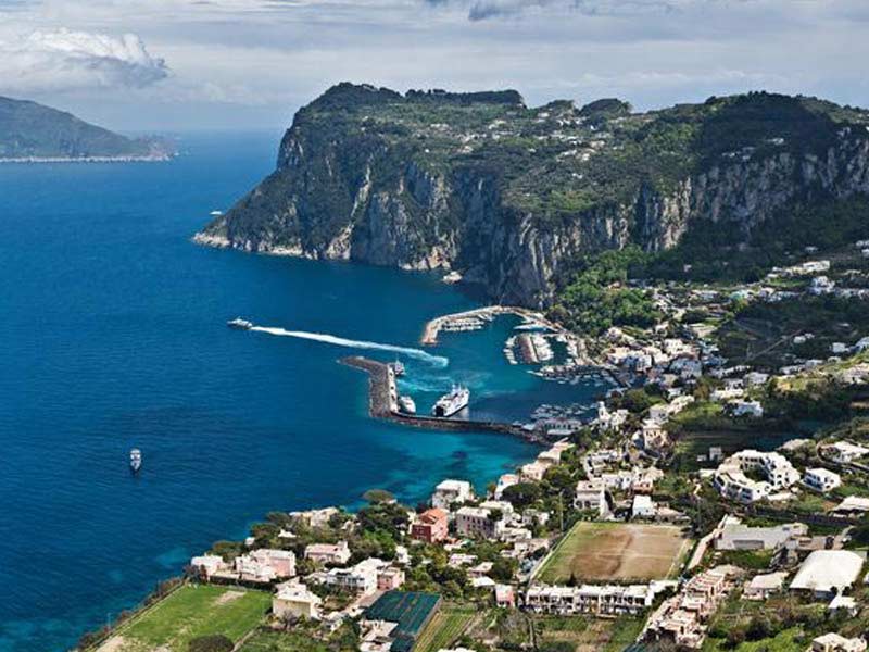 Capri_-_panorama.jpg