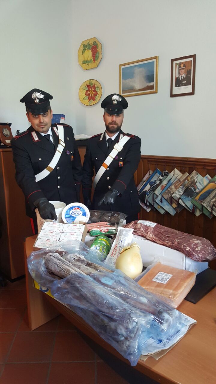 Merce_sequestrata_dai_Carabinieri.jpg