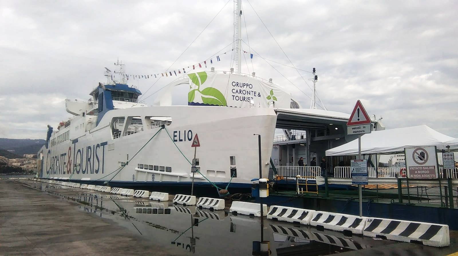 eliocarontetouristnavemessina.jpg