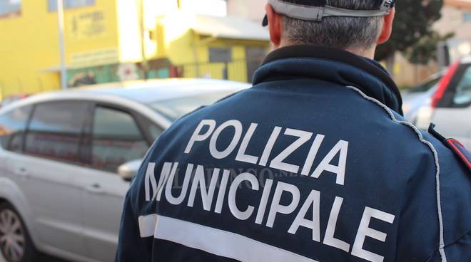 polizia-municipale-generica-2015-165059.660x368_1.jpg