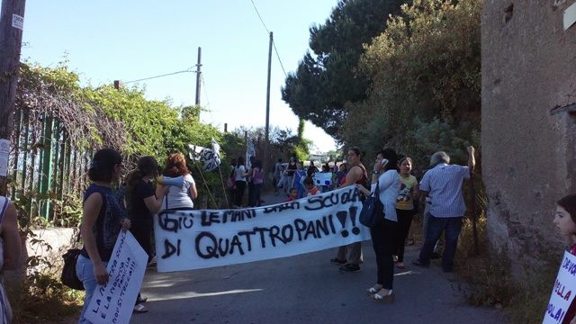 quattropaniprotestascuola1