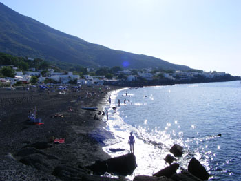 spiaggia-di-ficogrande-stromboli.jpg